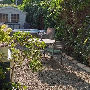 Le Petit Jardin ... L'Isle-sur-la-Sorgue