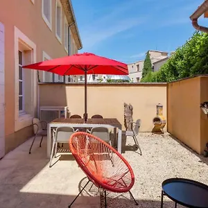 Maison De Village Façon Loft, Avec Cour Et Airco, Dans Le Centre Historique Hébergement de vacances