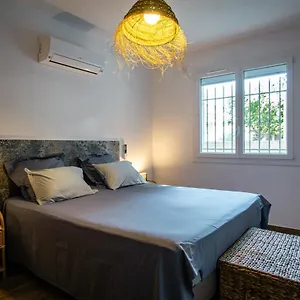 Le Cabanon De Christine Hébergement de vacances
