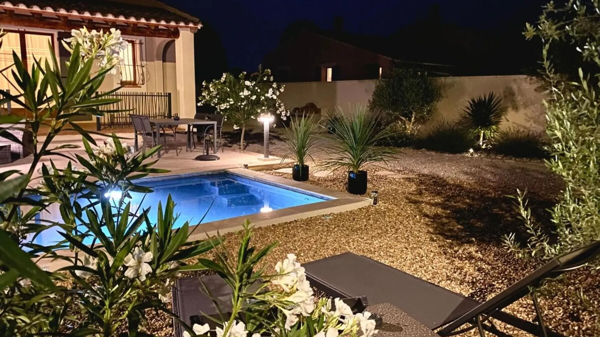 Les Lauriers Blancs Air-Conditioned Villa With Swimming Pool 0*, L'Isle-sur-la-Sorgue France