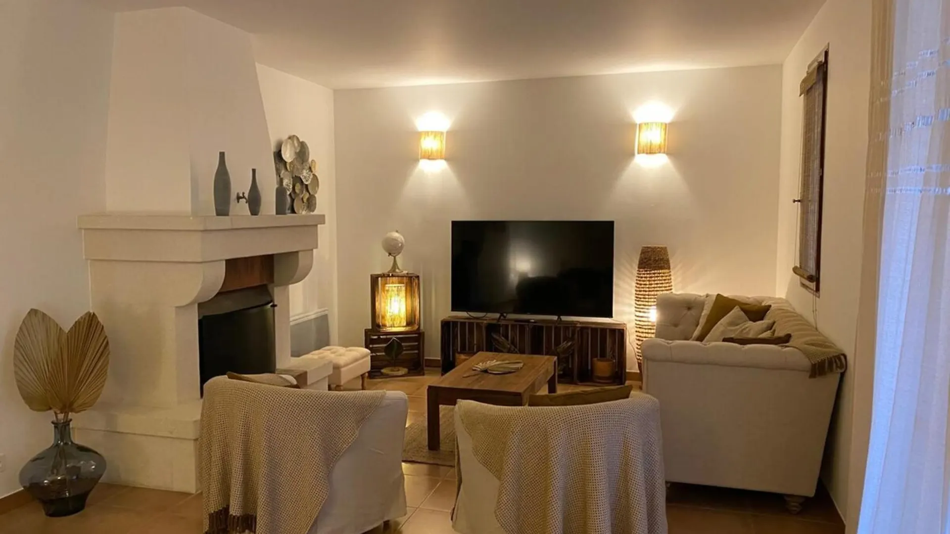 Les Lauriers Blancs Air-Conditioned Villa With Swimming Pool Holiday home L'Isle-sur-la-Sorgue