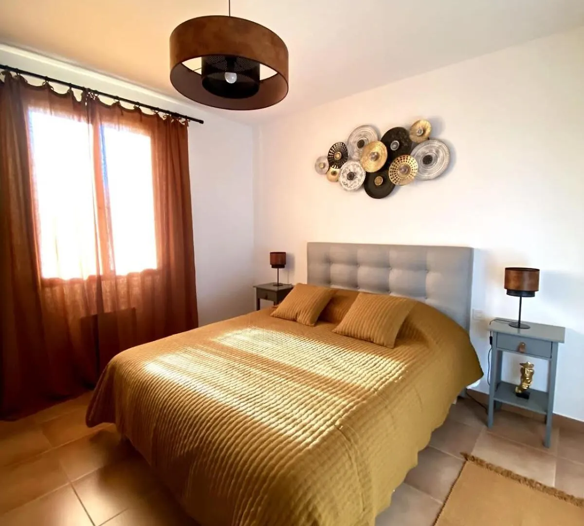 Holiday home Les Lauriers Blancs Air-Conditioned Villa With Swimming Pool