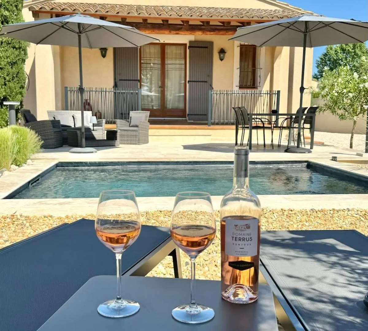 Les Lauriers Blancs Air-Conditioned Villa With Swimming Pool 0*, L'Isle-sur-la-Sorgue
